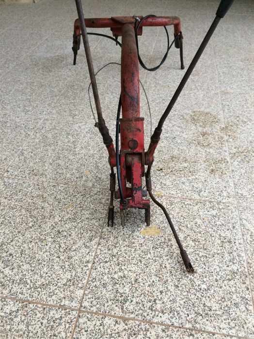 Guiador para motocultivador com manetes