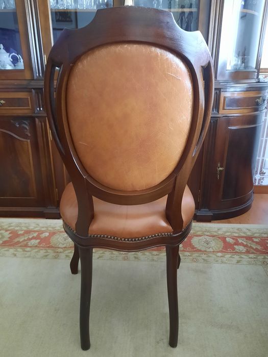 Cadeiras castanhas pele Negociavel