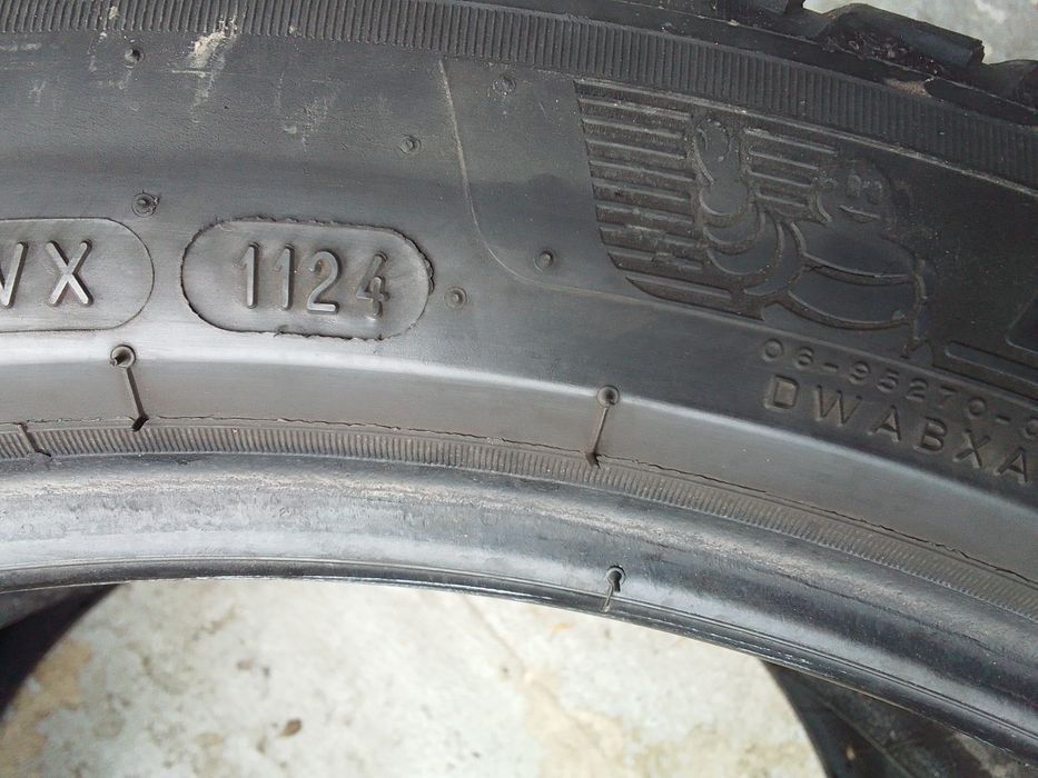 2 Opony wielosezonowe 235/45r20 MICHELIN 2024r