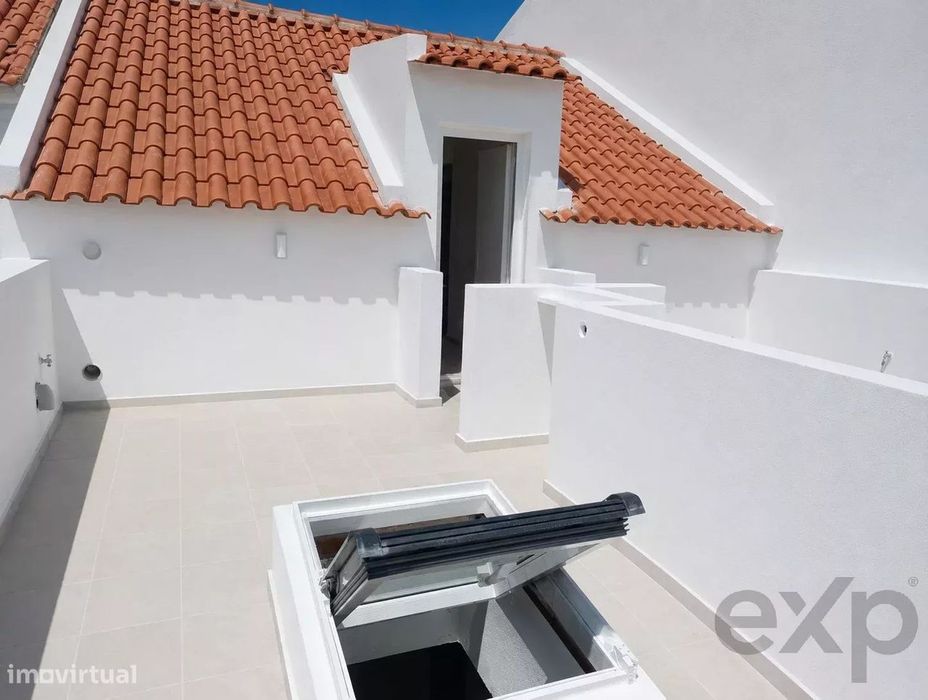 Moradia T2 totalmente remodelada  na Zona Histórica do Montijo