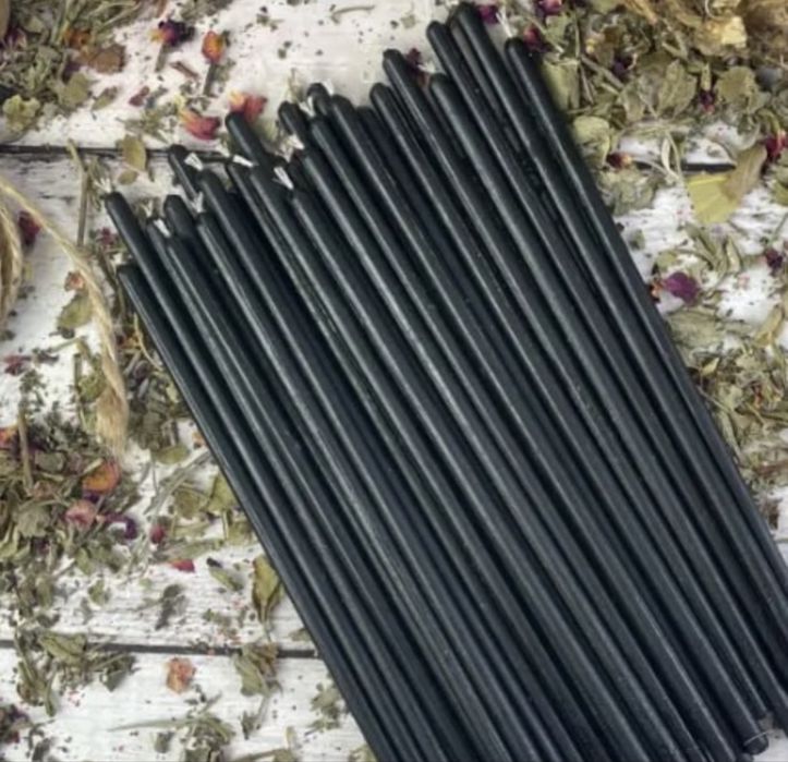 Свечи из пчелиного воска — яркие, аккуратные и ароматные.