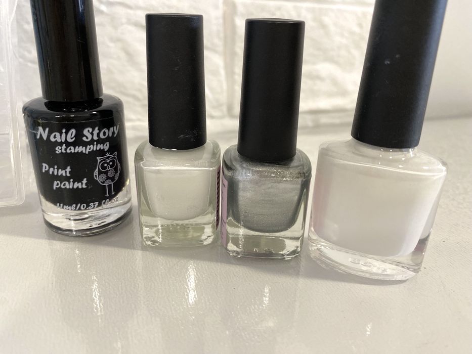 форми верхні на ногті фарби і штамп