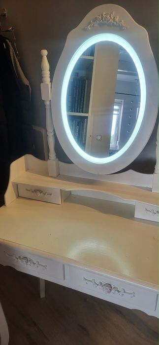 Toaletka z ledem