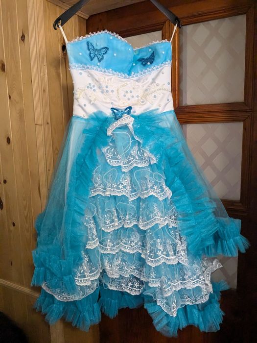 Продам або обміняю дитячі бальні сукні бу в гарному стані