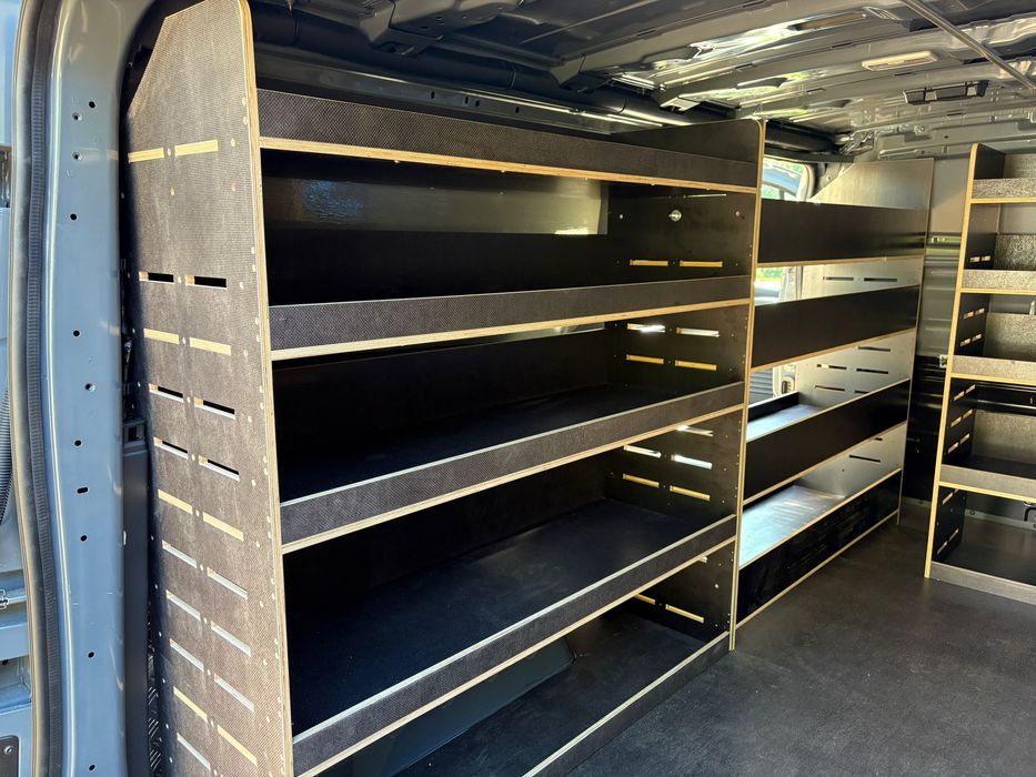 Regały do busa M50 zabudowa warsztatowa busa z sklejki Białystok