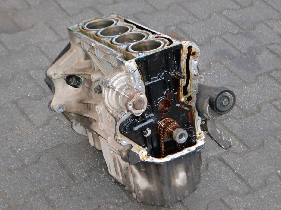 Silnik Bez Głowicy , Blok Tłoki Wał VW, SKODA 1.6 FSI BLF