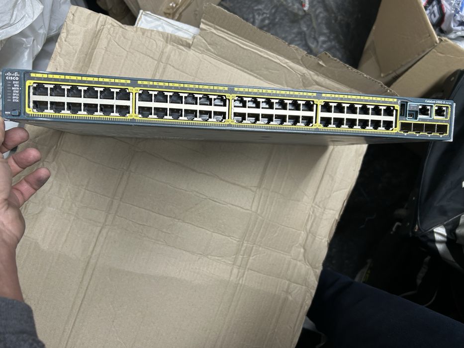 Продам комутатор Cisco catalyst 2960 на 48 портів