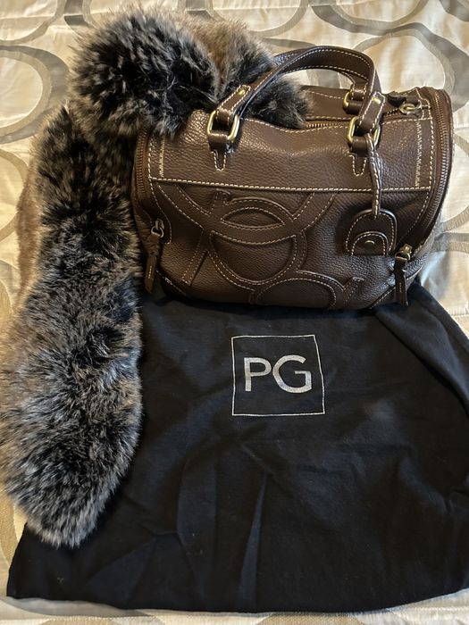 Mala Purificacion Garcia em pele castanha