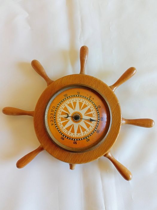 Градусник в виде штурвала
