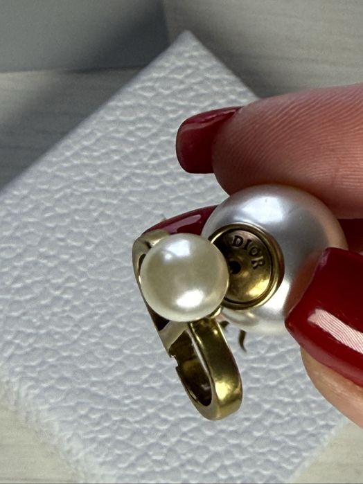 Сережки Dior з жемчугом золоті