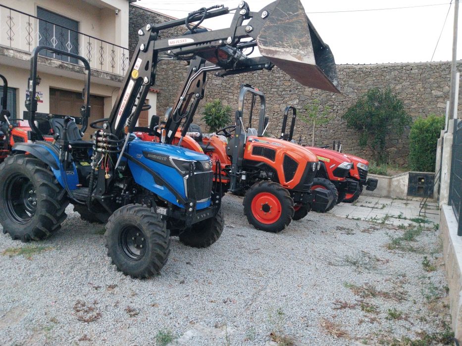 Tratores Hinomoto  Equivalente 35CV
