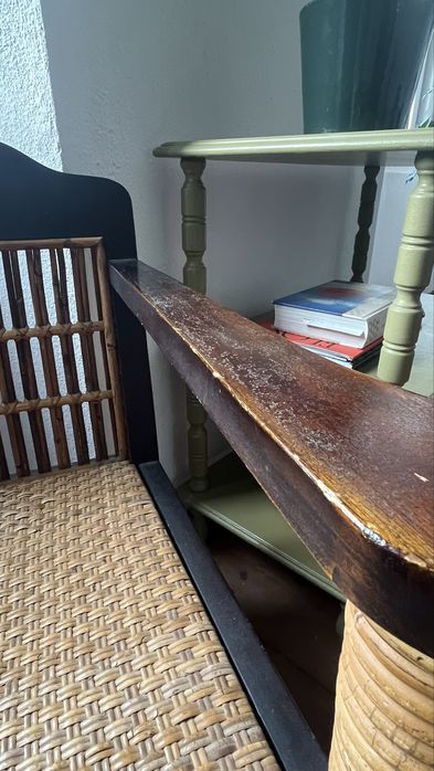Poltrona estilo boho em madeira e bambu
