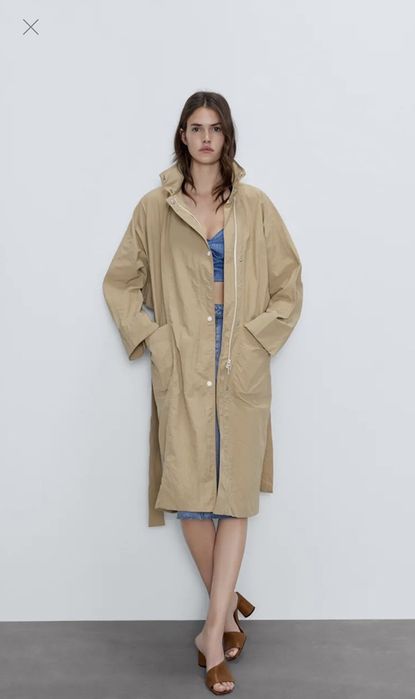 Бежевый плащ - тренч ZARA.