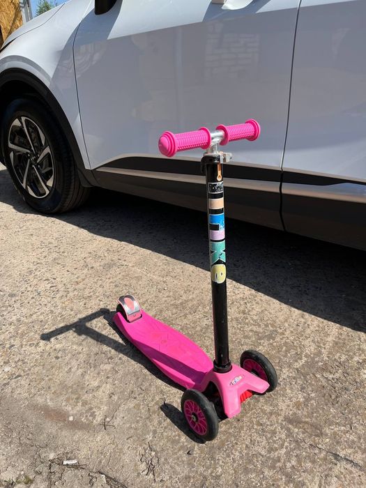 Самокат дитячий для дівчинки