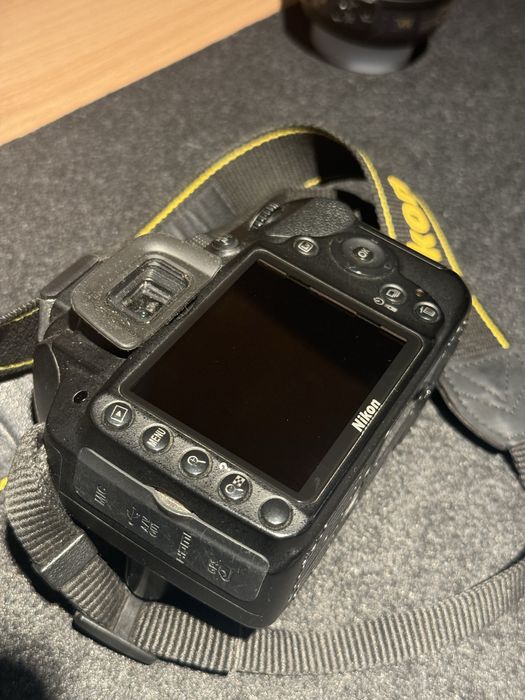 Nikon D3200 + Nikkor 18-55mm f3.5 + extras