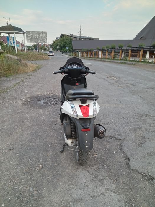 Скутер 250 кубів Peugeot Geopolis 250