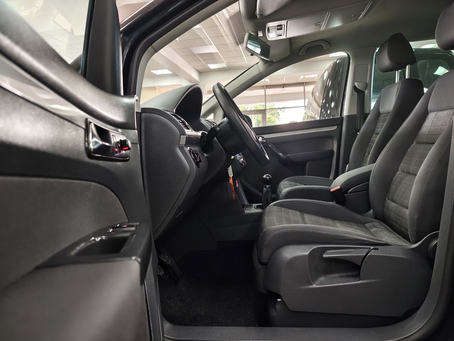 Volkswagen Touran 1.6МРі 8V 5МКПП 2006 р.в. (102 к.с.)