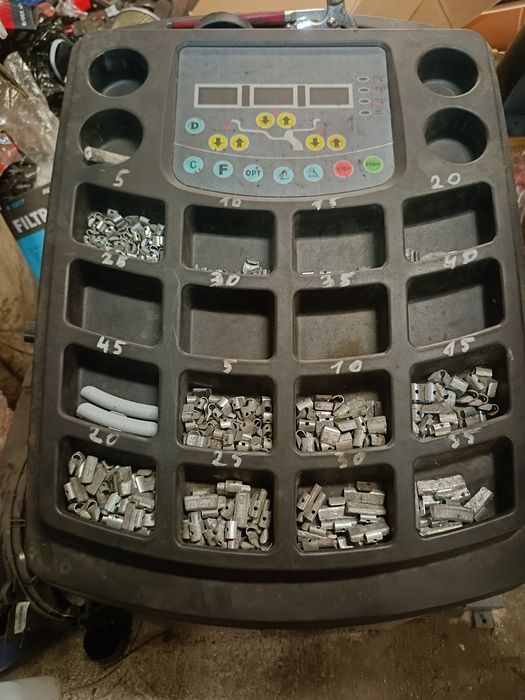 Montażownica i wyważarka do opon