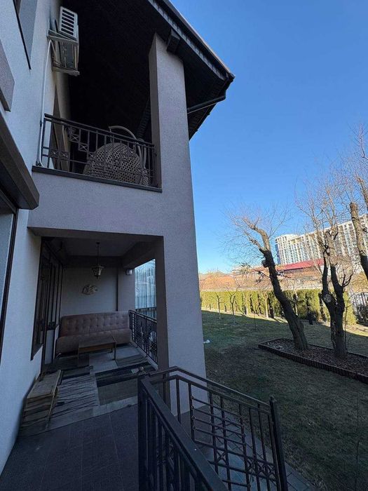 Продаж котеджу у Франківському р-ні поруч із ЖК Америка