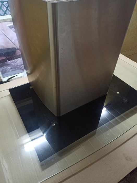 Вытяжка кухонная Piramida.