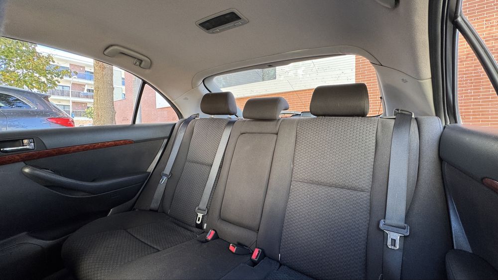 Toyota Avensis 2.0 D-4D (T25-CTD250L), Dez 2004