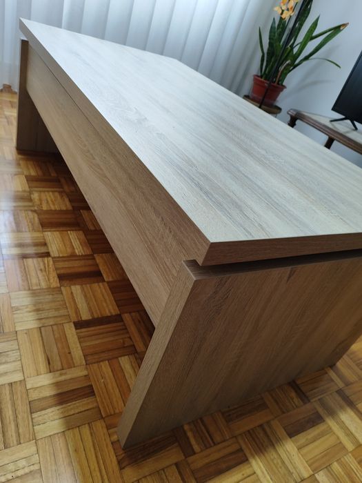 Mesa de centro elevatória 1,30x0,65 e Mesa fechada 47cm
Mesa aberta 70