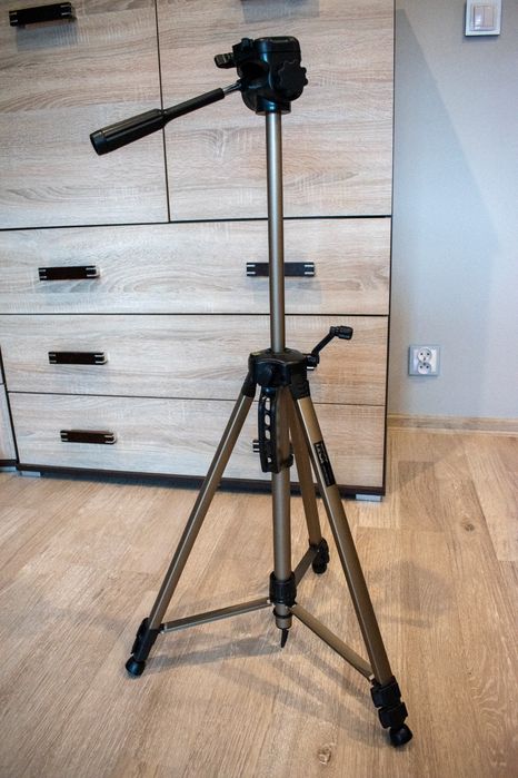 Nikon D90, bogate wyposażenie, stan jak nowy