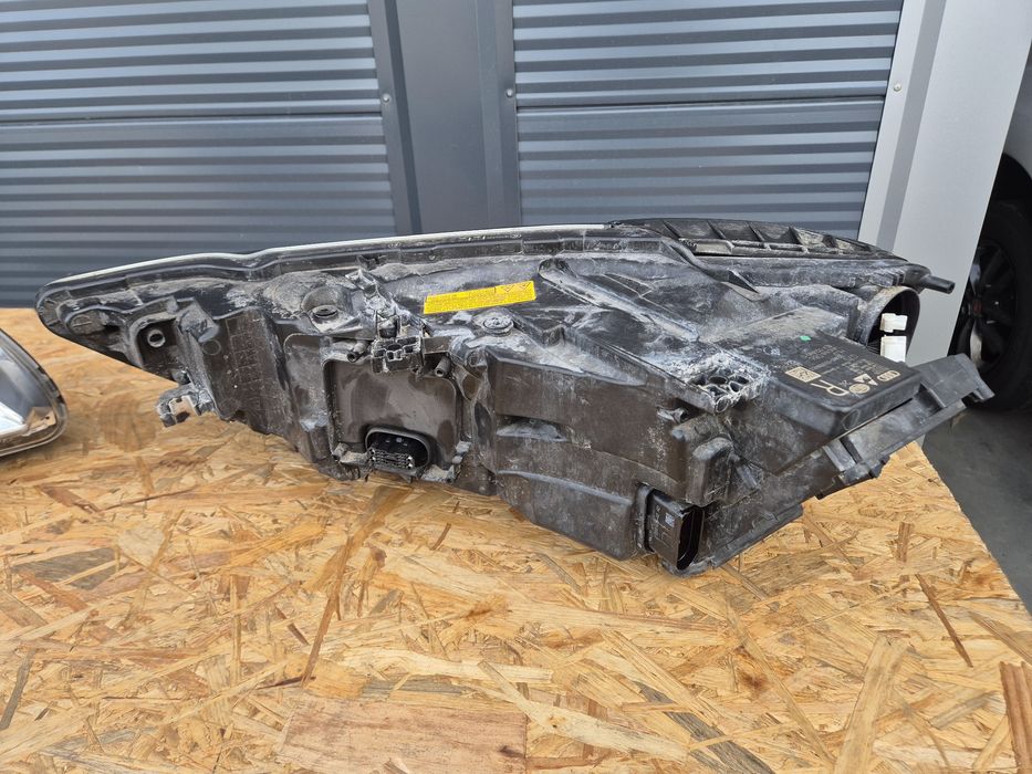 Audi A8 S8 D5 Laser lampa przednia przod prawa 4N0941086 ŁADNA