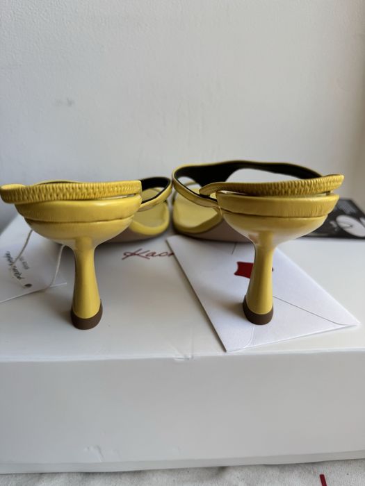 Босоніжки , туфлі