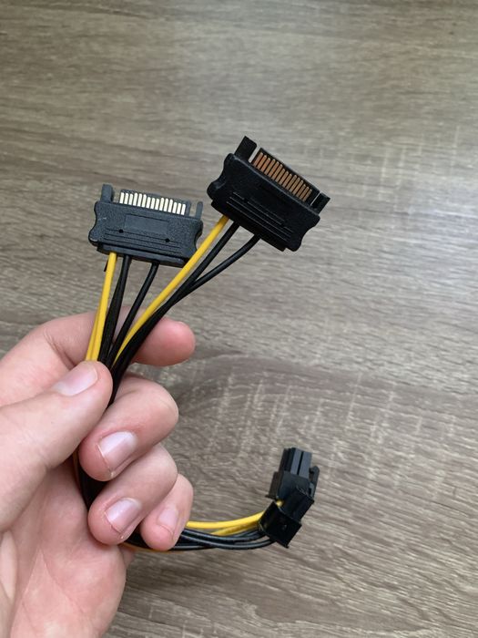 перехідник SATA - 6/8 pin