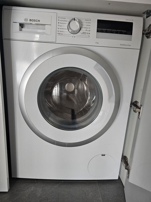 Maquina de Lavar Roupa 8kg  BOSCH Série 4