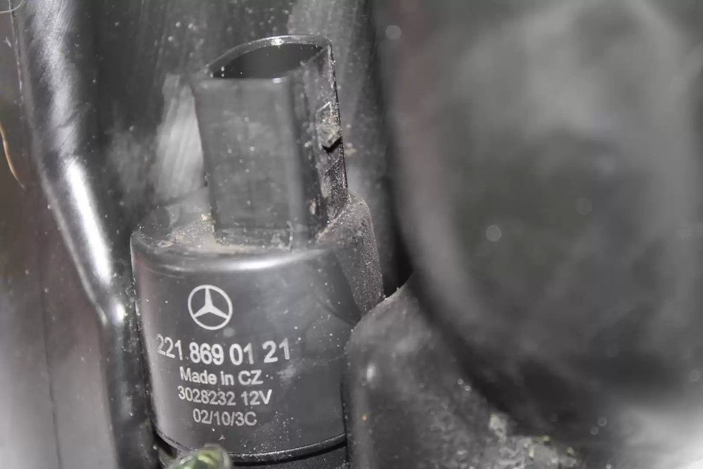 DEPOSITO LIMPA-VIDROS MERCEDES-BENZ CLASSE C 2009 -A2048601560