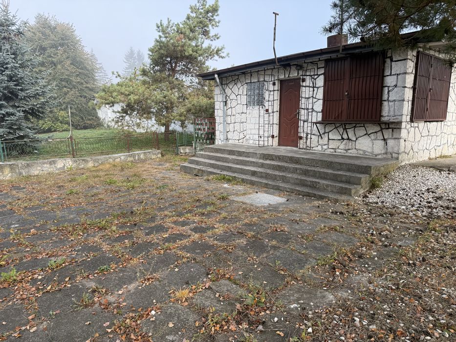 Dom Pinczów parter parking