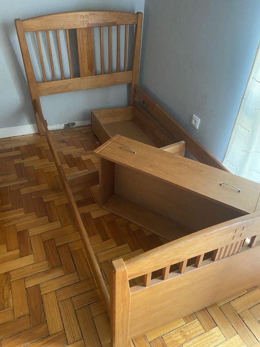 Cama de solteiro Madeira