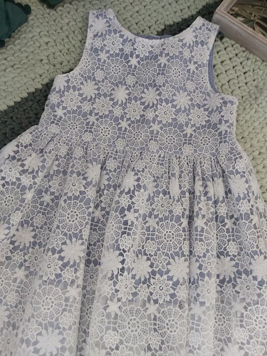 Vestido como novo menina