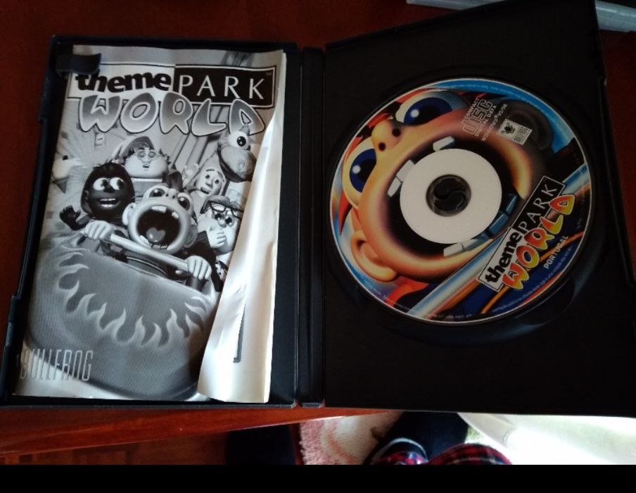 Selling the PC game "Theme Park World" in excellent condition. Includes box and original manuals64354218251266121