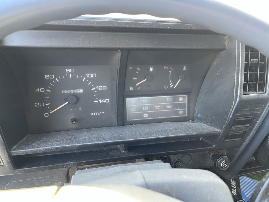 Isuzu NKR 2.8 Direct Injection