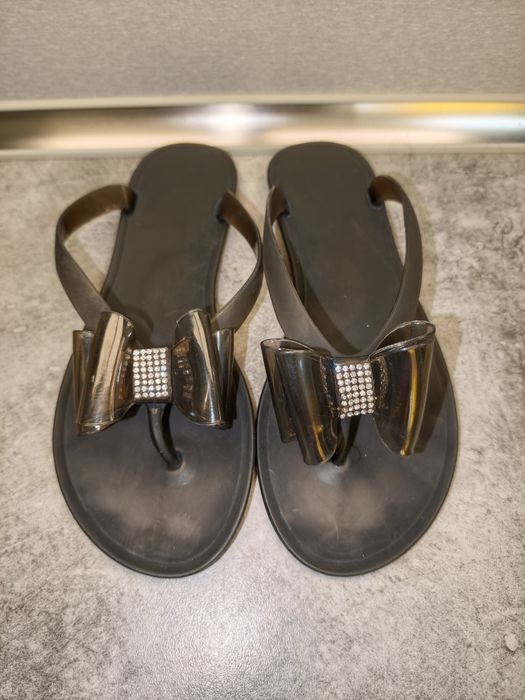 Gumowe japonki (jelly sandals) czarne z ozdobną kokardą roz.37-37,5
