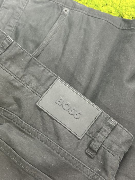 Штани від бренду Boss