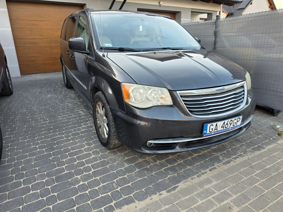 Chrysler Town & Country Witam mam na sprzedaż chrysler town country serwisowany w b.d. stanie