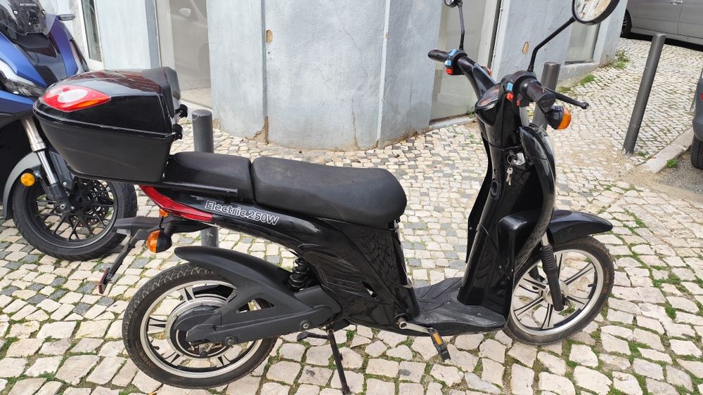 Trotinetes elétricas com pedais