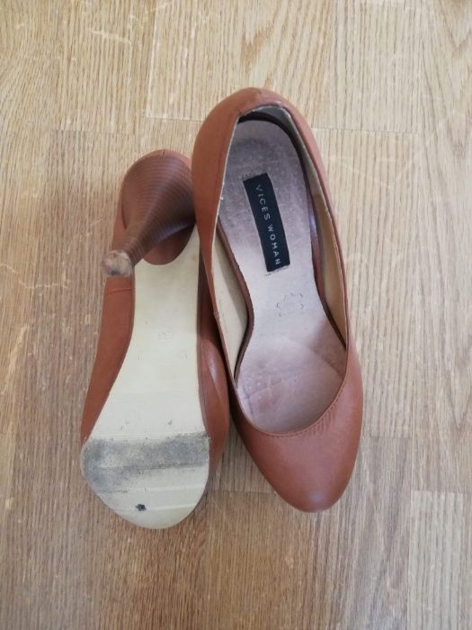 Brązowe szpilki Vices Woman