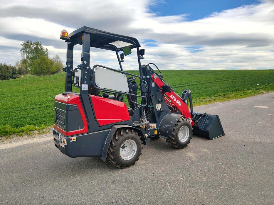 Ładowarka kołowa APS 800 – Yanmar 17,8 kW | Udźwig 1100 kg | Hydrostat