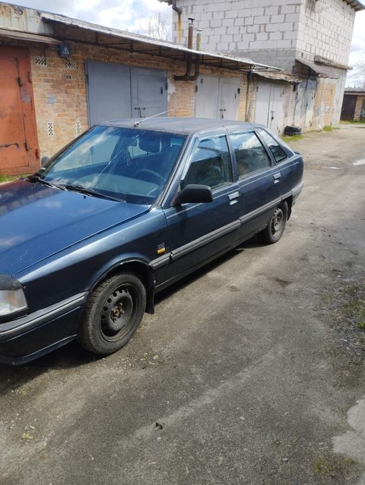 Продам  машину  Рено 21
