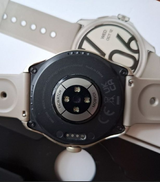 Продається смарт годинник Mobvoi Tic watch 5 pro.