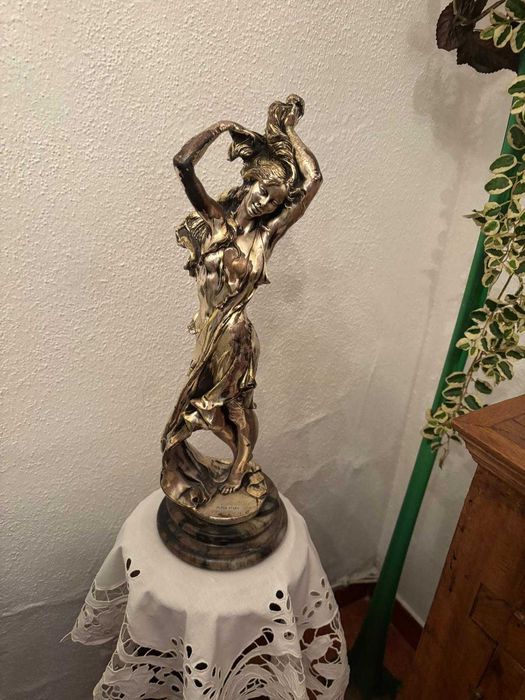 estatueta em ferro