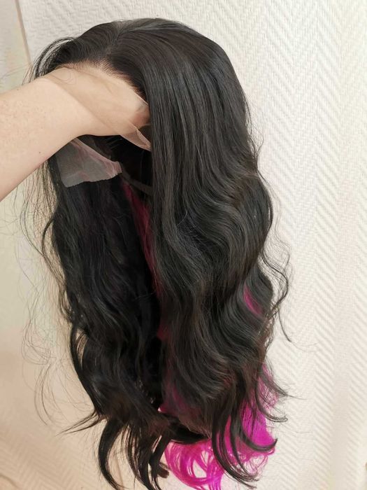 Peruka lace front głęboka czerń + pasma róż 65 cm