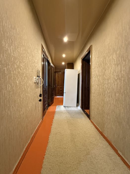 Здам на рік і більше чотирикімнатну квартиру в Чорноморську.