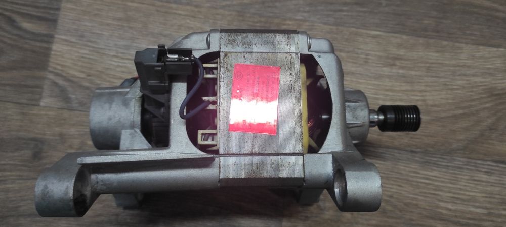 Двигун  , мотор пральної машинки Indesit, LG