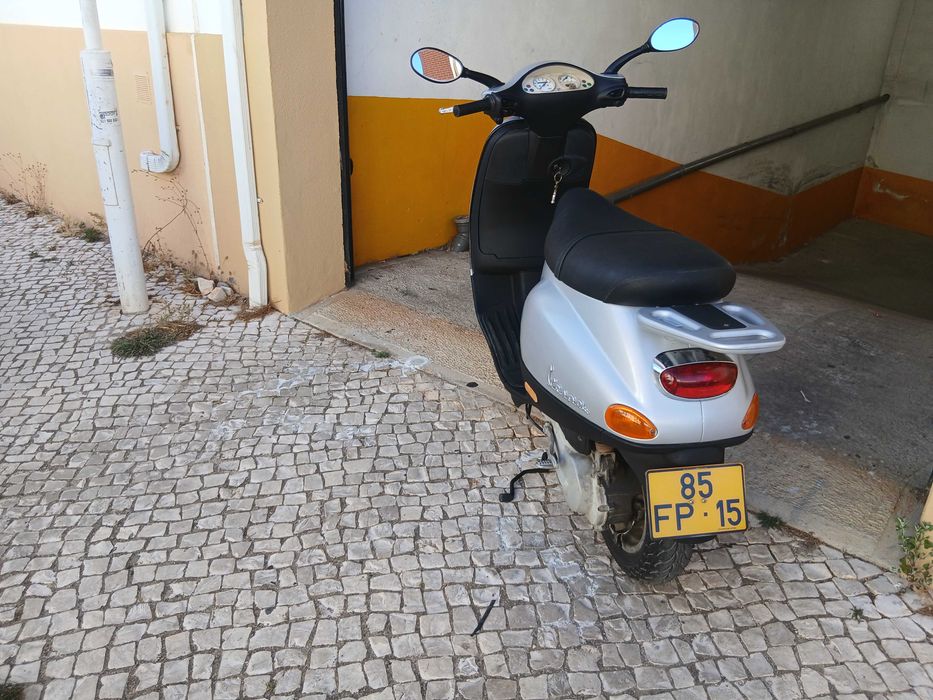 scooter Vespa  2004  COMO NOVA